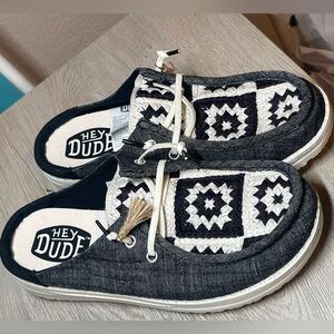 Hey Dude Wendy Cottage Crochet Women’s Shoes Loafer Black White Size 7 Slip On